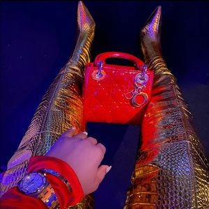 JENNIFER LE CAIMAN II (24K)